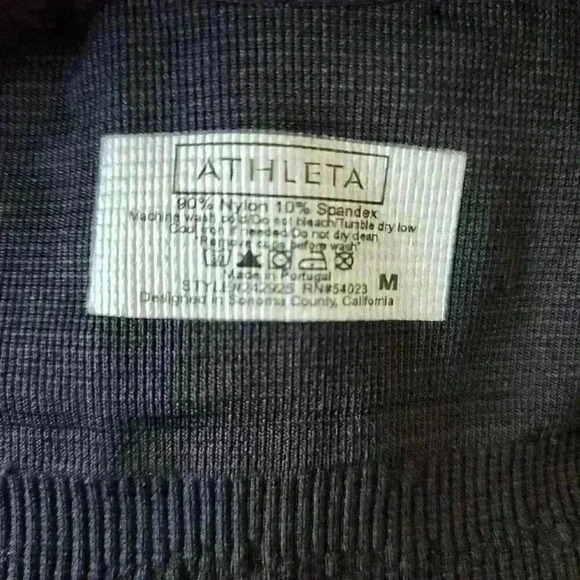 Athleta Black Racerback Sports Bra Medium Exercise Workout Athletic Loungewear - Picture 5 of 5